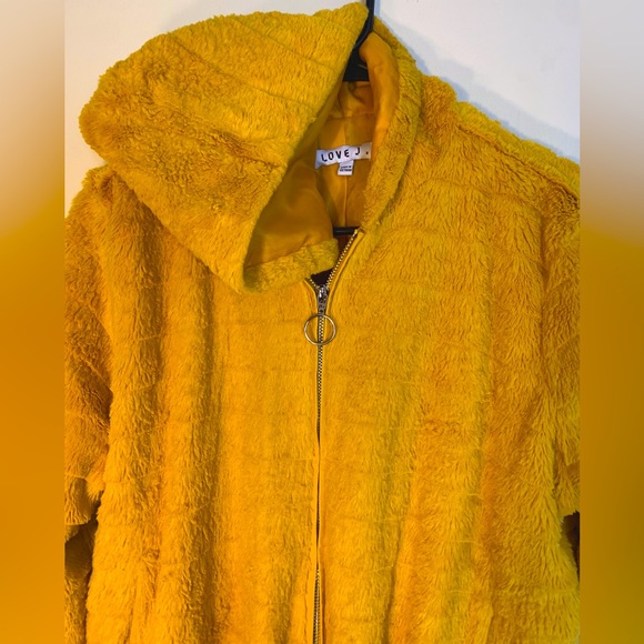 Golden Fur Light Jacket - Picture 5 of 5